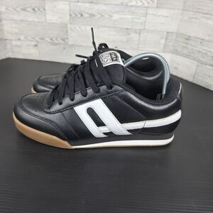 DVS Shoe Company Dresden Size 7 Black  Vintage Puffy Skate Shoes